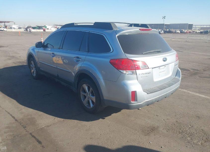Photo 3 of 2013 Subaru Outback 2.5I LIMITED (VIN 4S4BRBLCXD3235098)