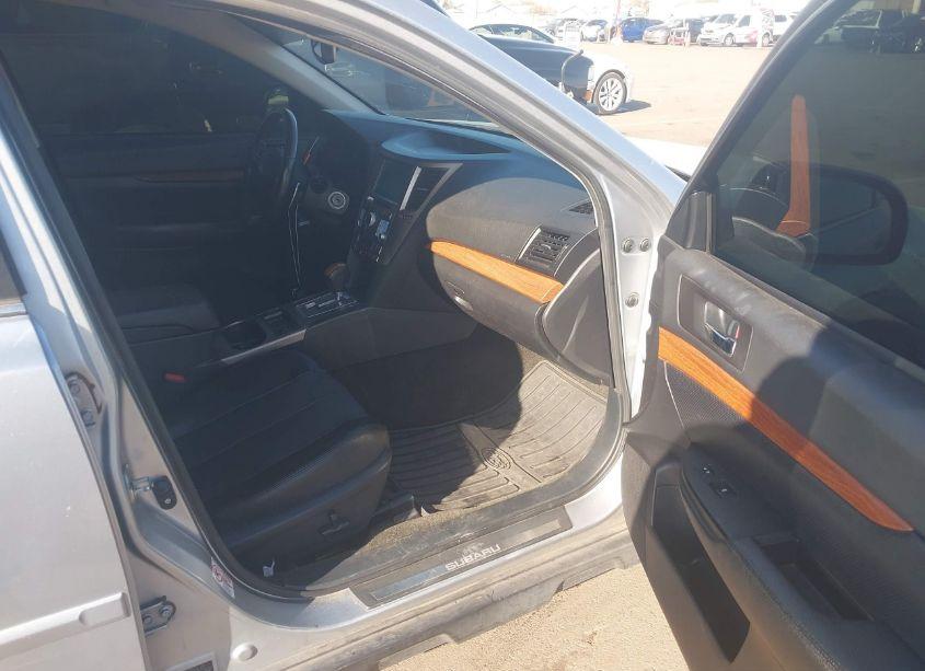 Photo 5 of 2013 Subaru Outback 2.5I LIMITED (VIN 4S4BRBLCXD3235098)