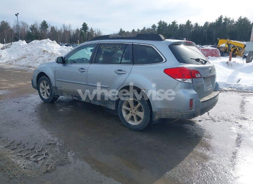 Photo 3 of 2013 Subaru Outback 2.5I LIMITED (VIN 4S4BRBLCXD3255240)