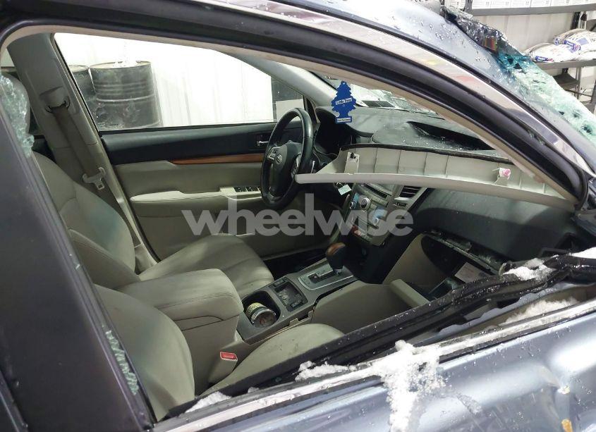 Photo 5 of 2014 Subaru Outback 2.5I LIMITED (VIN 4S4BRBMC2E3294730)