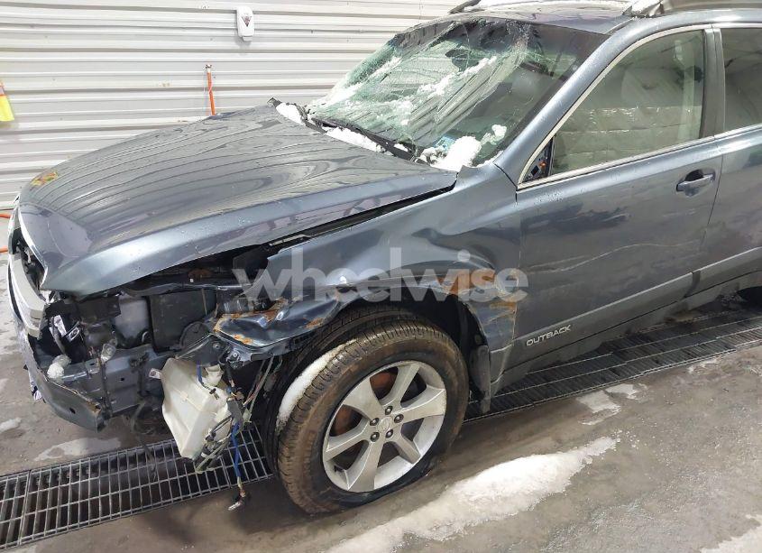 Photo 6 of 2014 Subaru Outback 2.5I LIMITED (VIN 4S4BRBMC2E3294730)