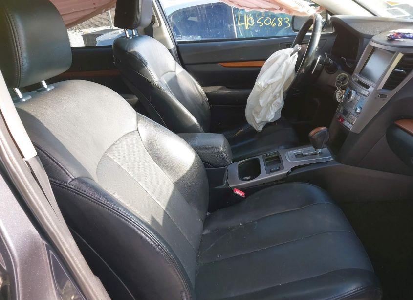 Photo 5 of 2014 Subaru Outback 2.5I LIMITED (VIN 4S4BRBMC8E3308212)