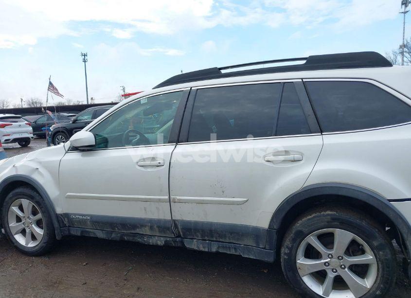 Photo 14 of 2014 Subaru Outback 2.5I LIMITED (VIN 4S4BRBMCXE3289744)