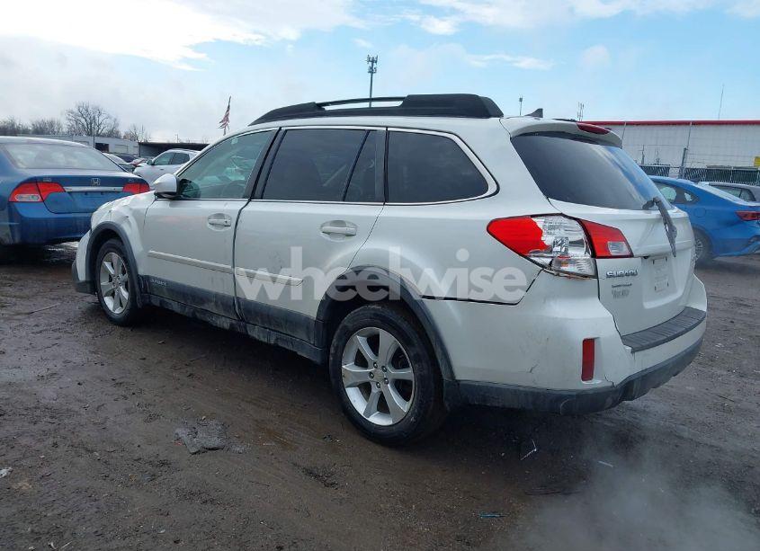 Photo 3 of 2014 Subaru Outback 2.5I LIMITED (VIN 4S4BRBMCXE3289744)