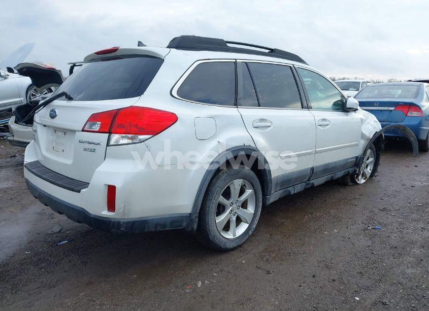 Photo 4 of 2014 Subaru Outback 2.5I LIMITED (VIN 4S4BRBMCXE3289744)