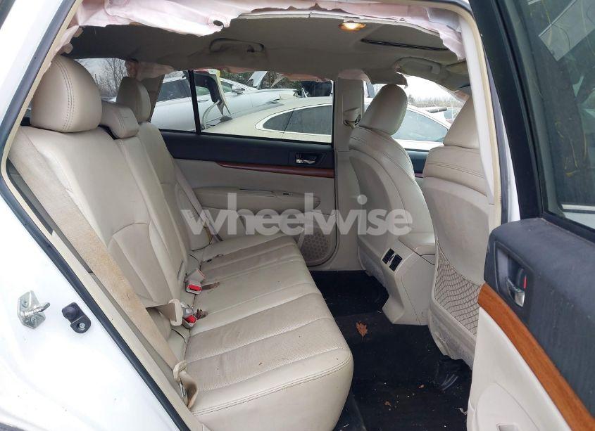 Photo 8 of 2014 Subaru Outback 2.5I LIMITED (VIN 4S4BRBMCXE3289744)