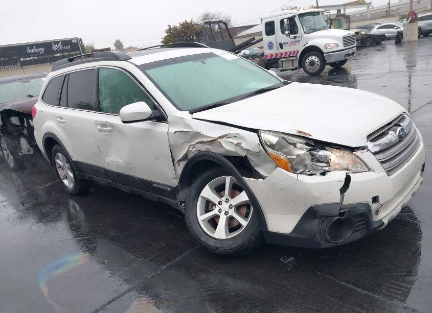 2014 Subaru Outback 2.5I LIMITED (VIN 4S4BRBNC8E3295508) main photo