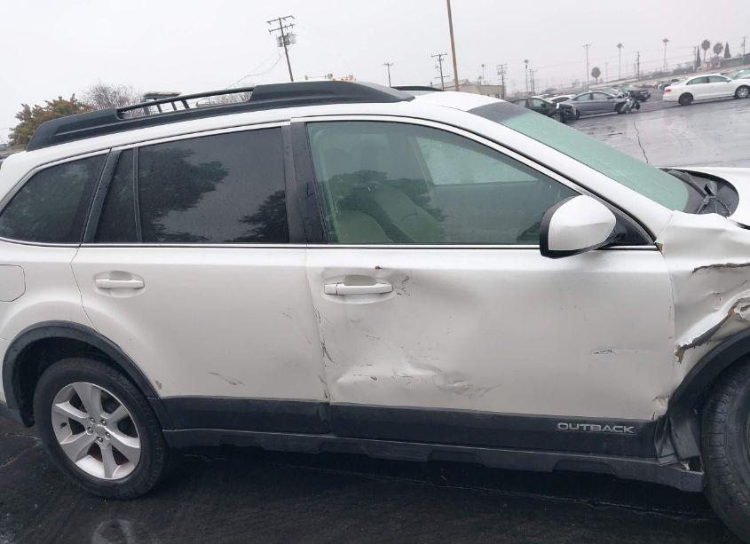 Photo 14 of 2014 Subaru Outback 2.5I LIMITED (VIN 4S4BRBNC8E3295508)