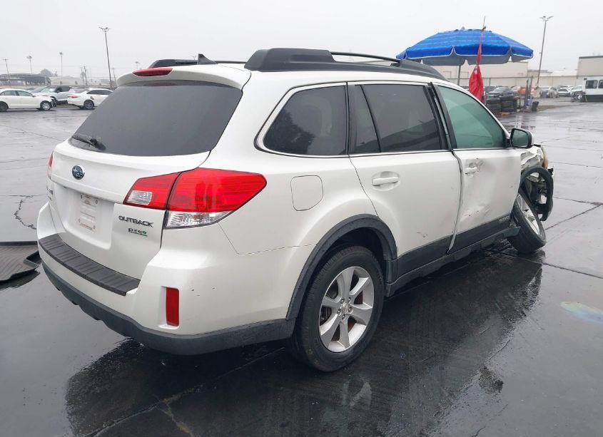 Photo 4 of 2014 Subaru Outback 2.5I LIMITED (VIN 4S4BRBNC8E3295508)