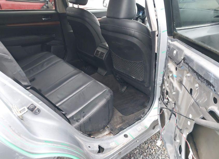 Photo 8 of 2014 Subaru Outback 2.5I LIMITED (VIN 4S4BRBNC9E3249170)