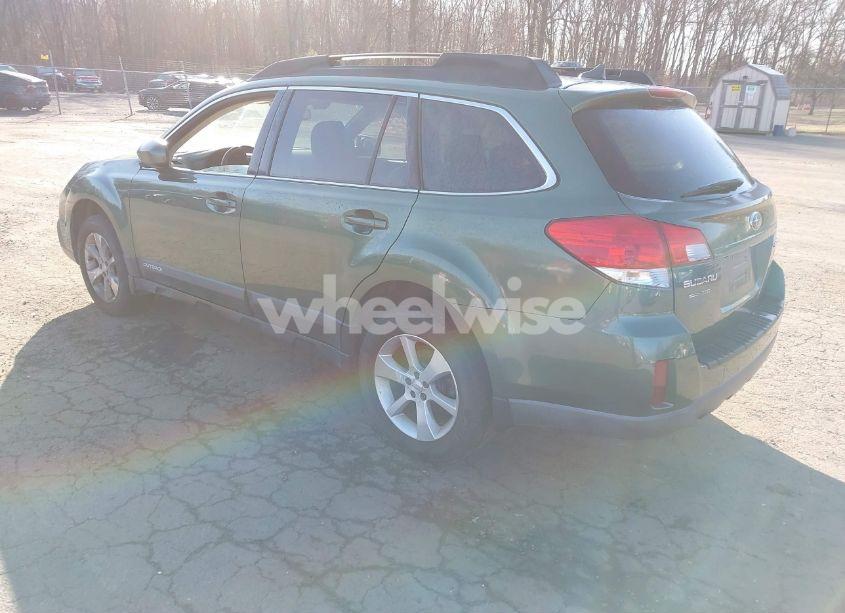 Photo 3 of 2013 Subaru Outback 2.5I LIMITED (VIN 4S4BRBPC0D3298477)