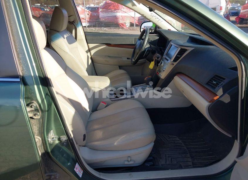 Photo 5 of 2013 Subaru Outback 2.5I LIMITED (VIN 4S4BRBPC0D3298477)