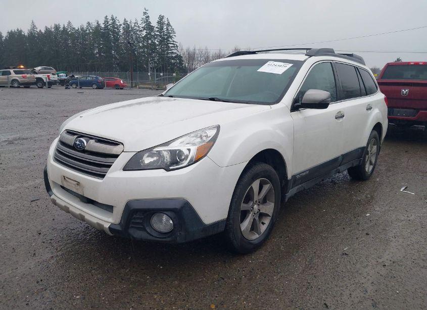 Photo 2 of 2014 Subaru Outback 2.5I LIMITED (VIN 4S4BRBPC6E3274346)