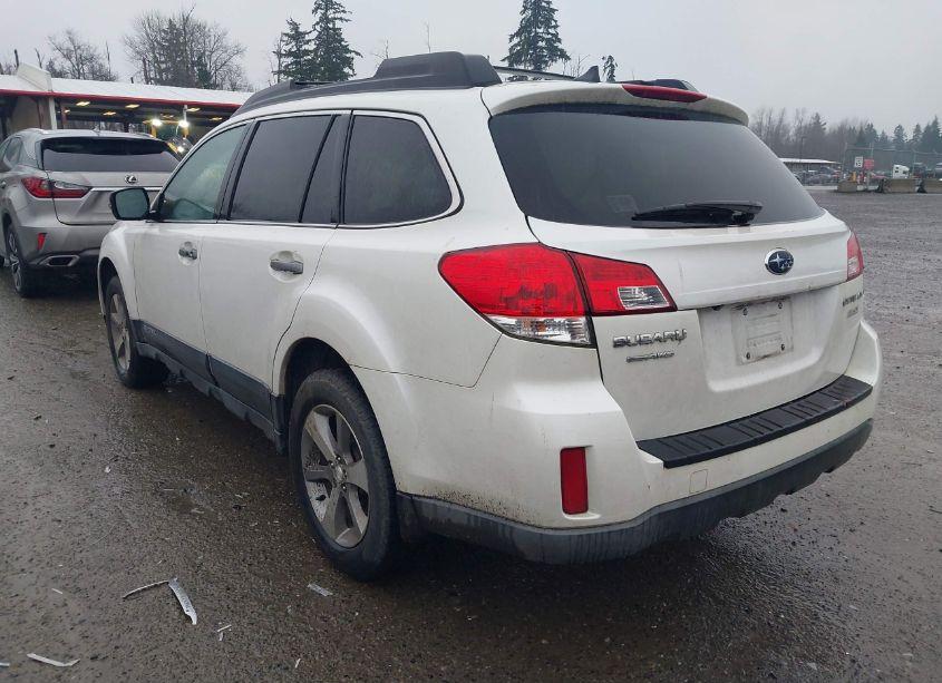 Photo 3 of 2014 Subaru Outback 2.5I LIMITED (VIN 4S4BRBPC6E3274346)