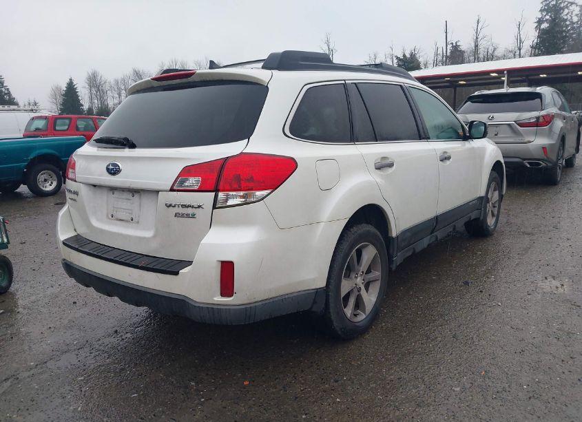 Photo 4 of 2014 Subaru Outback 2.5I LIMITED (VIN 4S4BRBPC6E3274346)