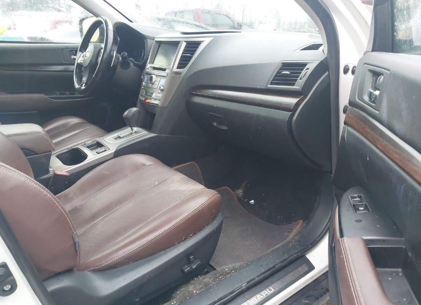 Photo 5 of 2014 Subaru Outback 2.5I LIMITED (VIN 4S4BRBPC6E3274346)