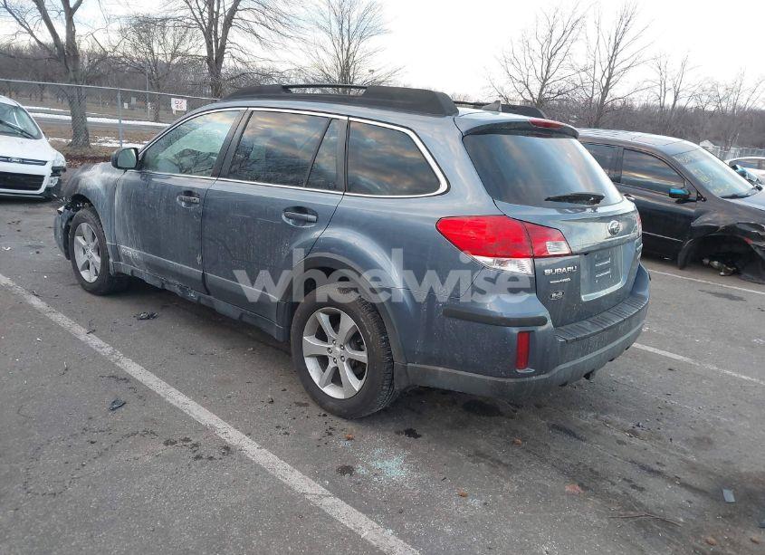 Photo 3 of 2013 Subaru Outback 2.5I LIMITED (VIN 4S4BRBPC8D3230573)