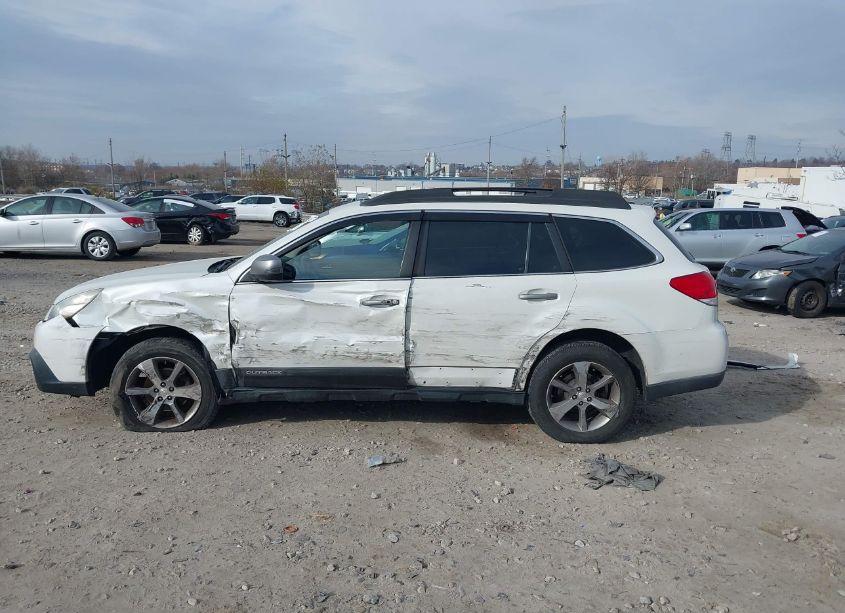 Photo 14 of 2013 Subaru Outback 2.5I LIMITED (VIN 4S4BRBSC0D3219946)