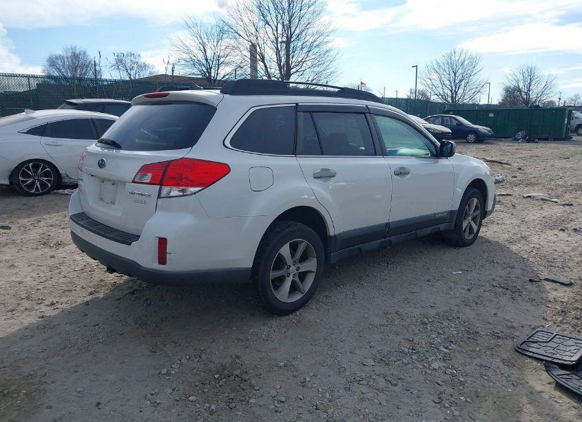 Photo 4 of 2013 Subaru Outback 2.5I LIMITED (VIN 4S4BRBSC0D3219946)