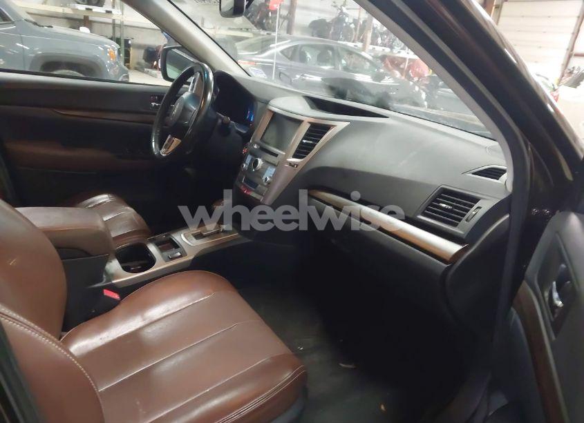 Photo 5 of 2013 Subaru Outback 2.5I LIMITED (VIN 4S4BRBSC0D3239940)