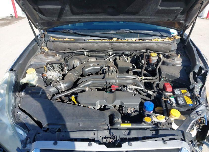 Photo 10 of 2014 Subaru Outback 2.5I (VIN 4S4BRCAC3E3284749)