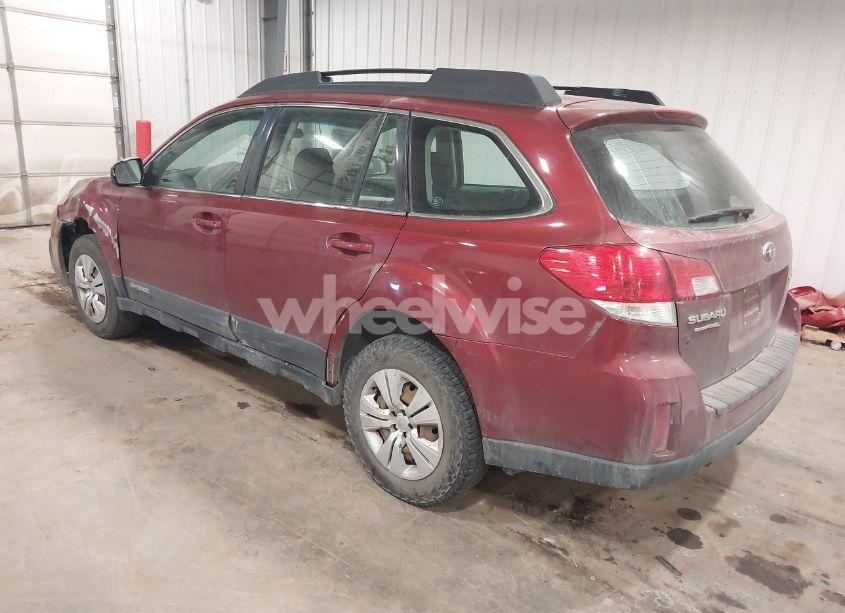 Photo 3 of 2013 Subaru Outback 2.5I (VIN 4S4BRCAC7D3312373)