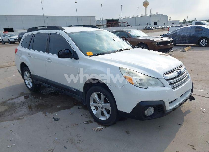 2014 Subaru Outback 2.5I (VIN 4S4BRCAC9E3270676) main photo
