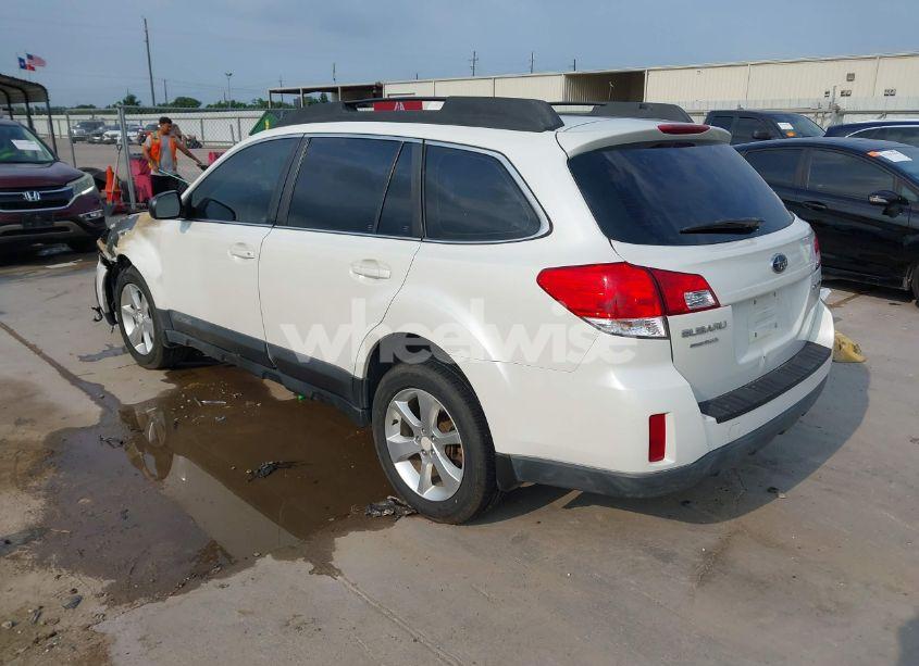 Photo 3 of 2014 Subaru Outback 2.5I (VIN 4S4BRCAC9E3270676)