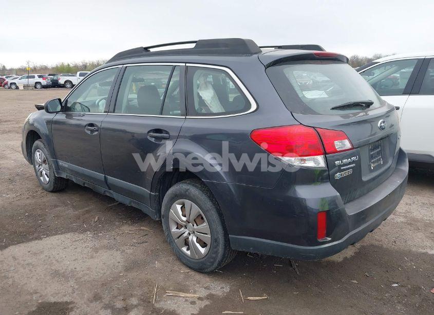 Photo 3 of 2013 Subaru Outback 2.5I (VIN 4S4BRCACXD3282592)