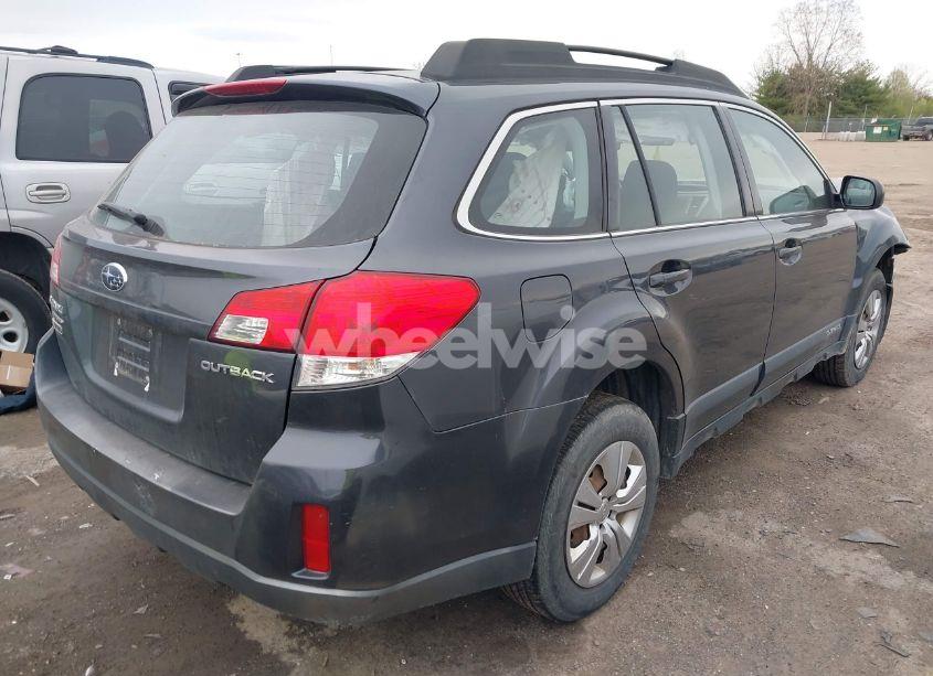 Photo 4 of 2013 Subaru Outback 2.5I (VIN 4S4BRCACXD3282592)