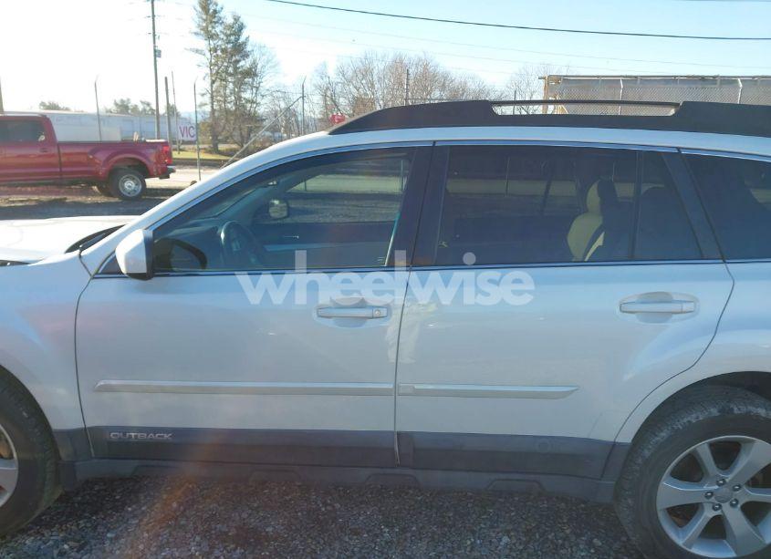 Photo 14 of 2013 Subaru Outback 2.5I PREMIUM (VIN 4S4BRCBC5D3298360)