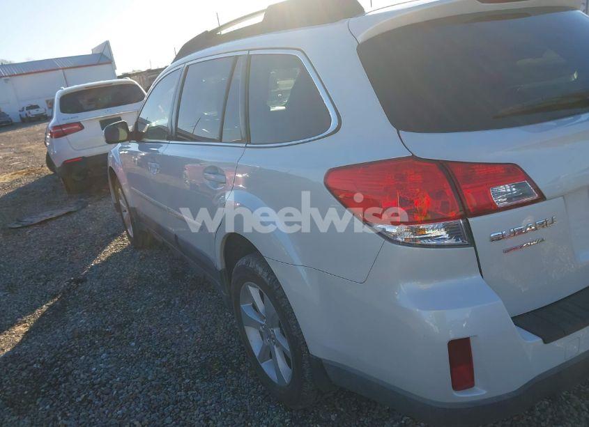 Photo 3 of 2013 Subaru Outback 2.5I PREMIUM (VIN 4S4BRCBC5D3298360)