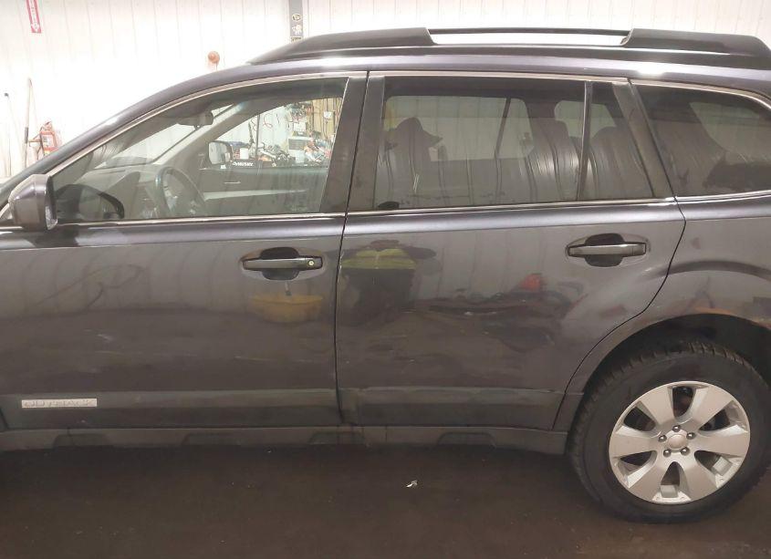 Photo 14 of 2010 Subaru Outback 2.5I PREMIUM (VIN 4S4BRCBC6A3329773)
