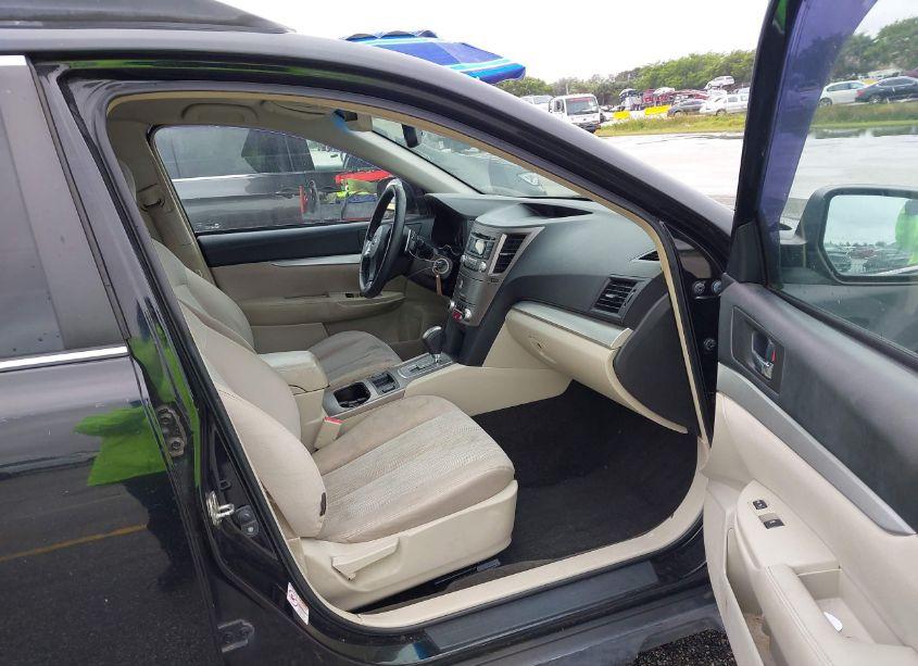 Photo 5 of 2013 Subaru Outback 2.5I PREMIUM (VIN 4S4BRCCC0D3279763)
