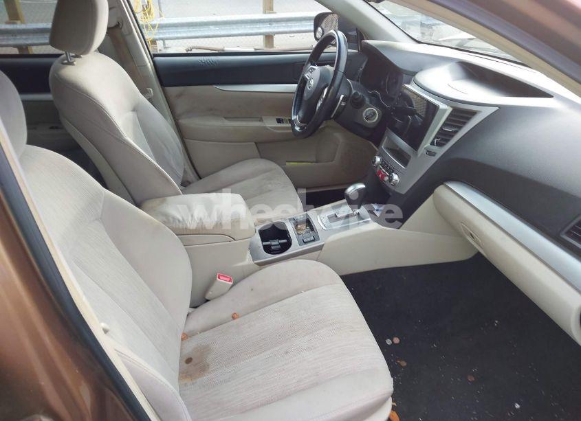 Photo 5 of 2013 Subaru Outback 2.5I PREMIUM (VIN 4S4BRCCC0D3299737)