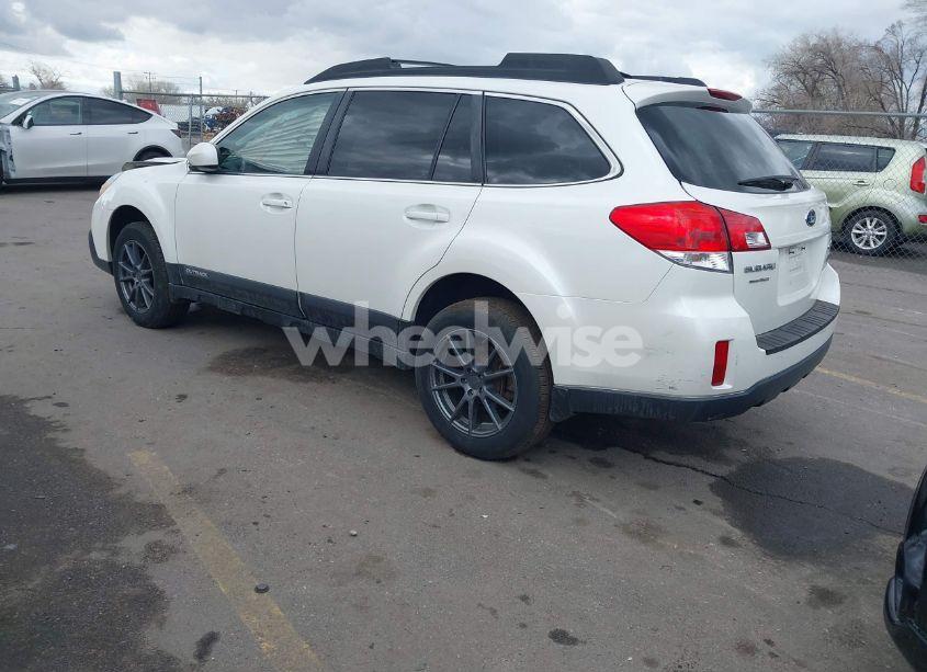 Photo 3 of 2013 Subaru Outback 2.5I PREMIUM (VIN 4S4BRCCC0D3307139)