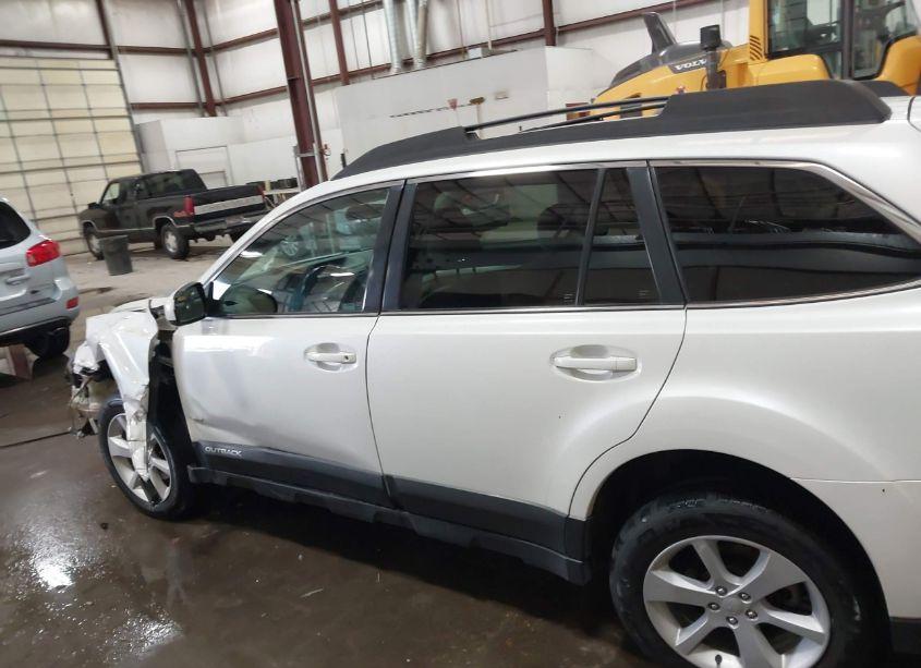 Photo 14 of 2013 Subaru Outback 2.5I PREMIUM (VIN 4S4BRCCC3D3227785)
