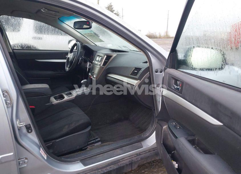 Photo 5 of 2013 Subaru Outback 2.5I PREMIUM (VIN 4S4BRCCC3D3237197)