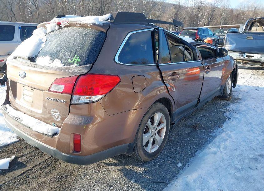 Photo 4 of 2013 Subaru Outback 2.5I PREMIUM (VIN 4S4BRCCC3D3252654)
