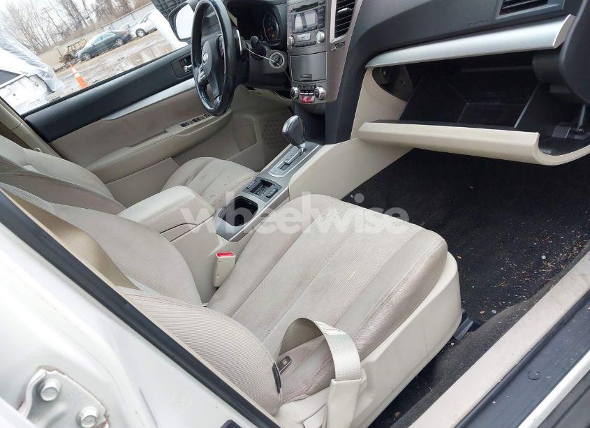 Photo 5 of 2013 Subaru Outback 2.5I PREMIUM (VIN 4S4BRCCC4D3266062)