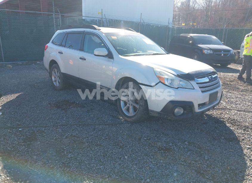 2014 Subaru Outback 2.5I PREMIUM (VIN 4S4BRCCC5E3211184) main photo