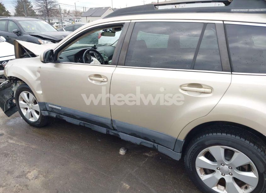 Photo 14 of 2010 Subaru Outback 2.5I PREMIUM (VIN 4S4BRCCC7A3377636)