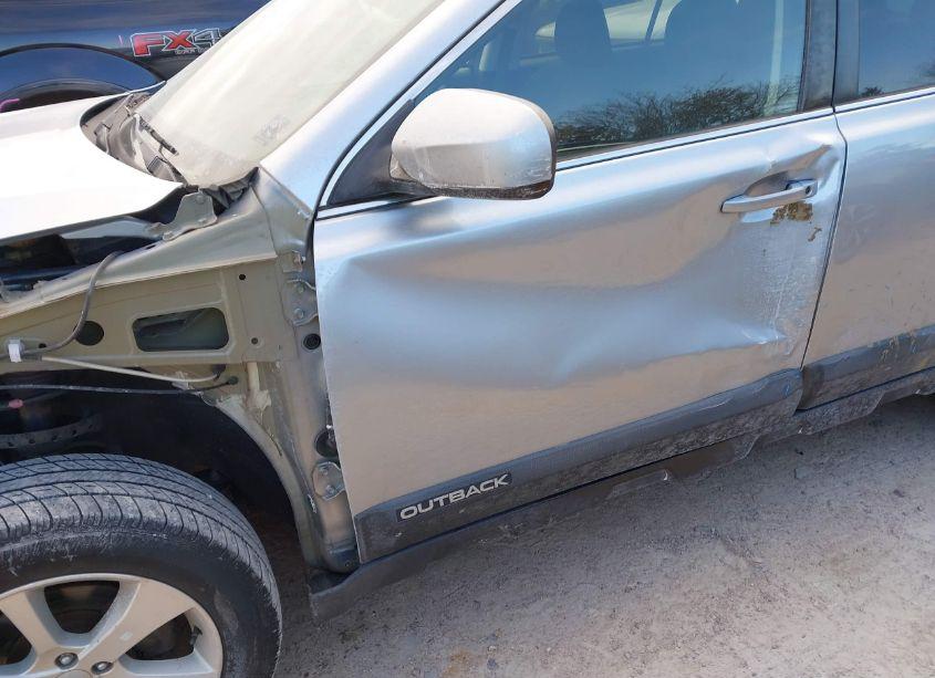 Photo 17 of 2014 Subaru Outback 2.5I PREMIUM (VIN 4S4BRCCC8E3254076)