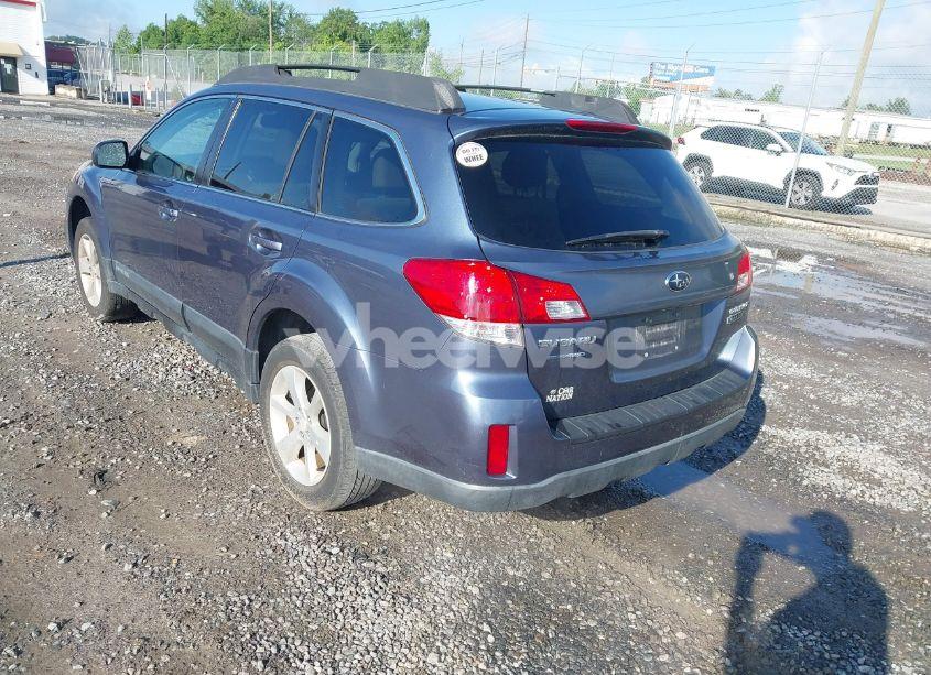 Photo 3 of 2013 Subaru Outback 2.5I PREMIUM (VIN 4S4BRCCC9D3314946)