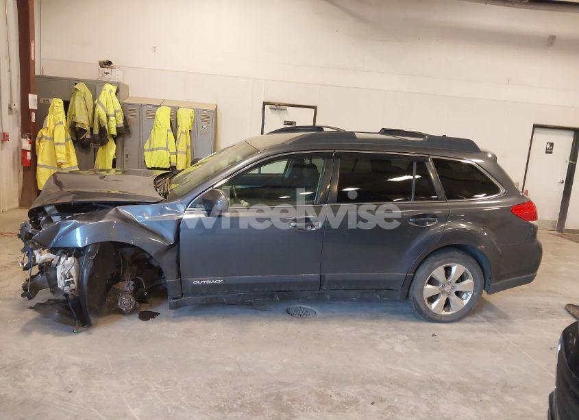 Photo 14 of 2014 Subaru Outback 2.5I PREMIUM (VIN 4S4BRCCC9E3236119)