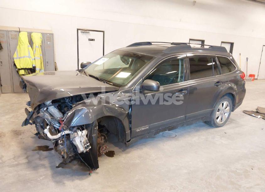 Photo 2 of 2014 Subaru Outback 2.5I PREMIUM (VIN 4S4BRCCC9E3236119)