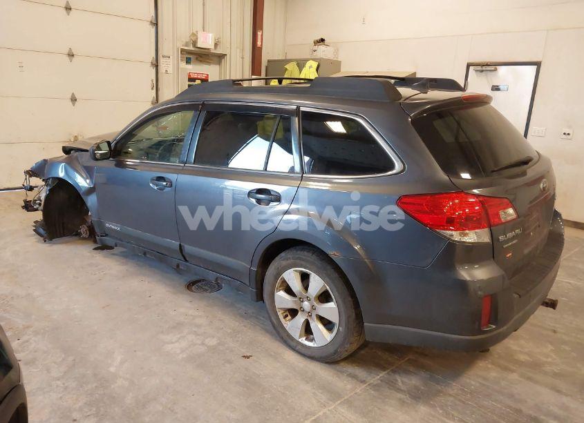 Photo 3 of 2014 Subaru Outback 2.5I PREMIUM (VIN 4S4BRCCC9E3236119)