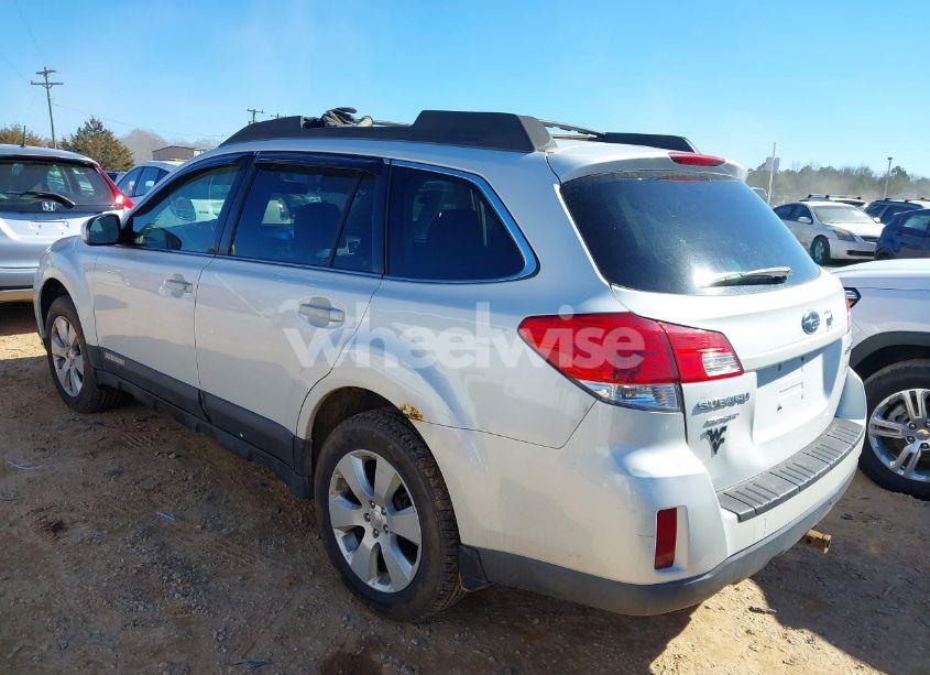 Photo 3 of 2010 Subaru Outback 2.5I PREMIUM (VIN 4S4BRCCCXA3333937)
