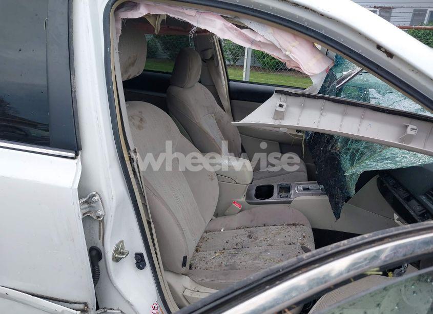 Photo 5 of 2014 Subaru Outback 2.5I PREMIUM (VIN 4S4BRCCCXE3255262)