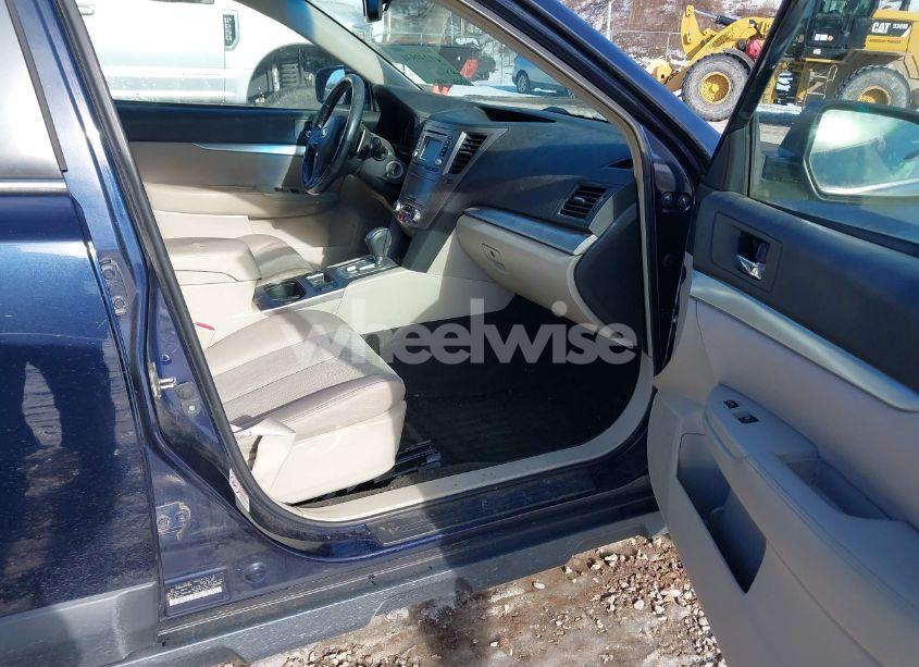 Photo 5 of 2014 Subaru Outback 2.5I PREMIUM (VIN 4S4BRCDC3E3278994)